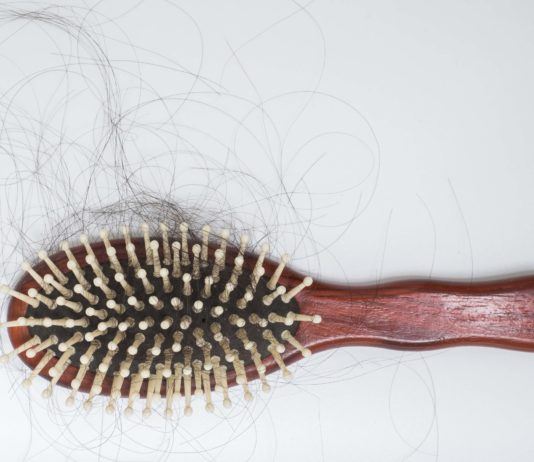 Kieselerde gegen Haarausfall: Wie Kieselerde die Haare stärkt