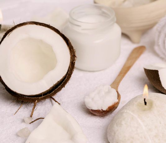 Kokosöl gegen Haarausfall: 9 Vorteile des Kokosnussöls für die Haare