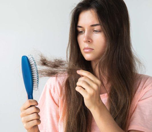 Extremer Haarausfall: Ursachen für starken Haarausfall