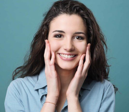 Gesichtsmassage gegen Falten: Anti Aging ganz entspannt (Anleitung und Tipps)