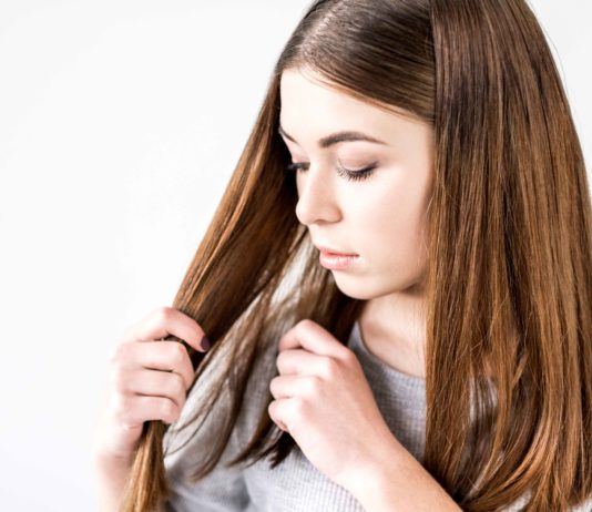 Saisonaler Haarausfall: Gründe für den jahreszeitlich bedingten Haarwechsel & was man dagegen tun kann