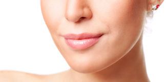 Kinnfalten: Ursachen und Tipps zum Entfernen der Falten am Kinn