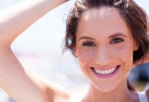 Bitte recht freundlich: Die besten Tipps gegen Lachfalten